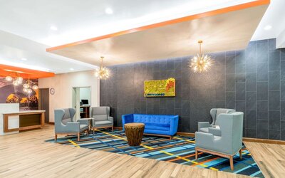 La Quinta Inn & Suites by Wyndham Oklahoma City Airport