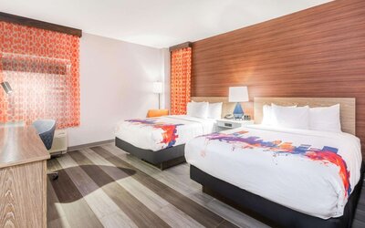 La Quinta Inn & Suites by Wyndham Oklahoma City Airport