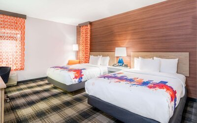 La Quinta Inn & Suites by Wyndham Oklahoma City Airport