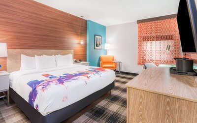 La Quinta Inn & Suites by Wyndham Oklahoma City Airport