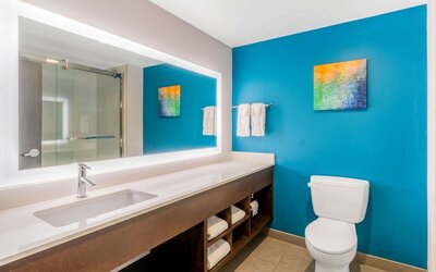 La Quinta Inn & Suites by Wyndham Oklahoma City Airport