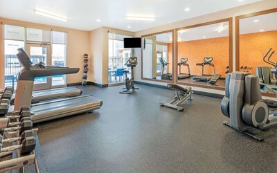 La Quinta Inn & Suites by Wyndham Oklahoma City Airport