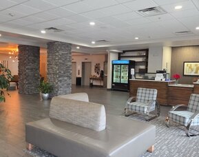 FairBridge Inn And Suites Will Rogers Airport, Restaurant & Bar