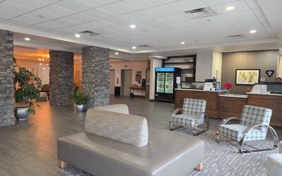 FairBridge Inn And Suites Will Rogers Airport, Restaurant & Bar