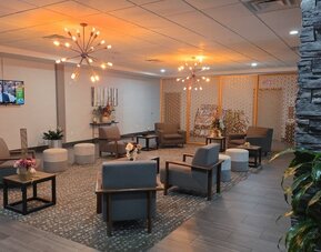 FairBridge Inn And Suites Will Rogers Airport, Restaurant & Bar