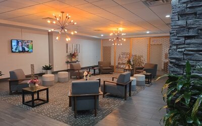 FairBridge Inn And Suites Will Rogers Airport, Restaurant & Bar