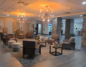 FairBridge Inn And Suites Will Rogers Airport, Restaurant & Bar
