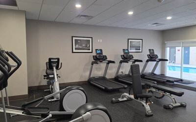 FairBridge Inn And Suites Will Rogers Airport, Restaurant & Bar