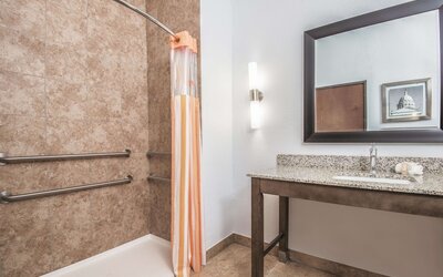 La Quinta Inn & Suites by Wyndham Guthrie