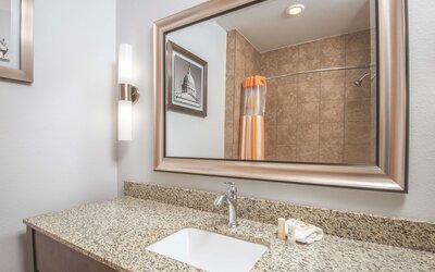 La Quinta Inn & Suites by Wyndham Guthrie