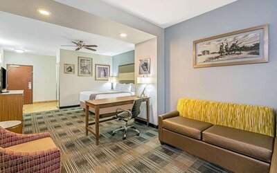 La Quinta Inn & Suites by Wyndham Guthrie