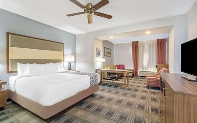 La Quinta Inn & Suites by Wyndham Guthrie