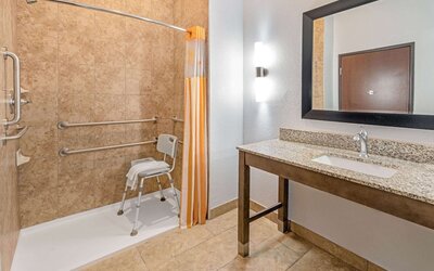 La Quinta Inn & Suites by Wyndham Guthrie