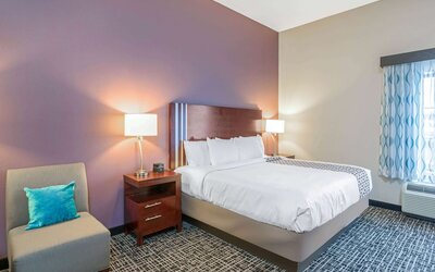 La Quinta Inn & Suites by Wyndham Oklahoma City -Yukon