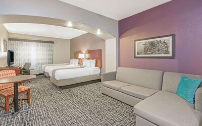 La Quinta Inn & Suites by Wyndham Oklahoma City -Yukon