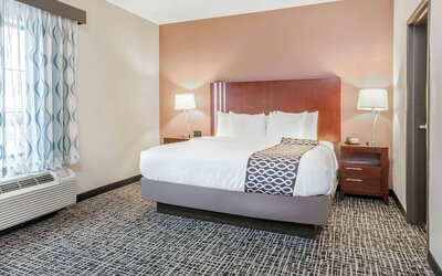 La Quinta Inn & Suites by Wyndham Oklahoma City -Yukon