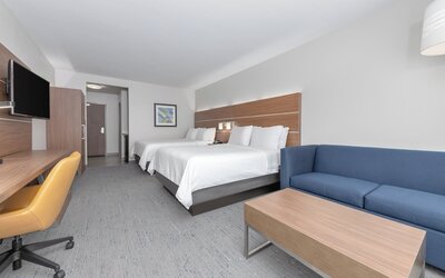 Holiday Inn Express & Suites Moore by IHG