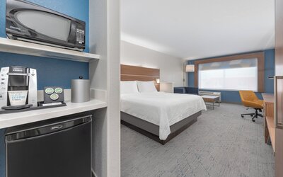 Holiday Inn Express & Suites Moore by IHG