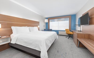 Holiday Inn Express & Suites Moore by IHG