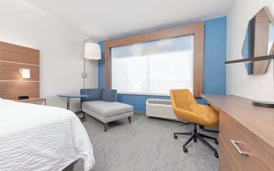 Holiday Inn Express & Suites Moore by IHG