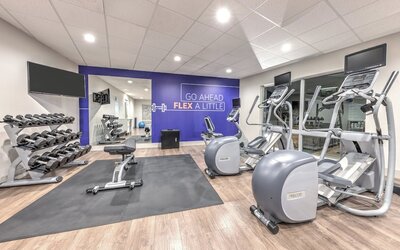 Holiday Inn Express & Suites Moore by IHG