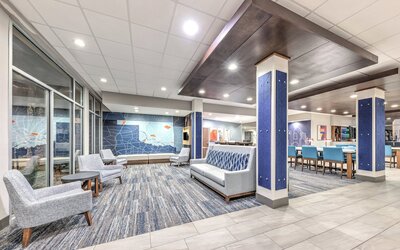 Holiday Inn Express & Suites Moore by IHG