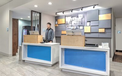 Holiday Inn Express & Suites Moore by IHG