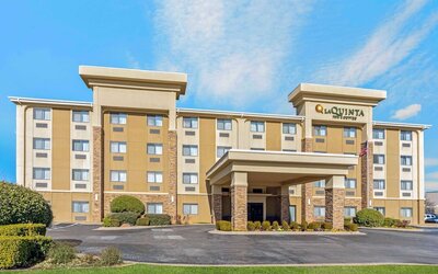 La Quinta Inn & Suites by Wyndham Midwest City - Tinker AFB