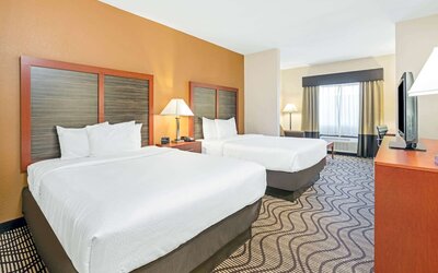 La Quinta Inn & Suites by Wyndham Midwest City - Tinker AFB