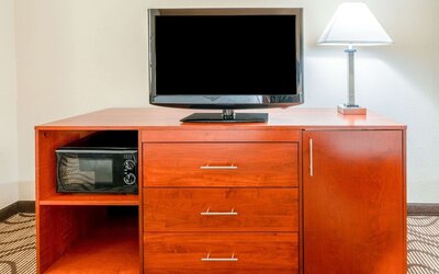 La Quinta Inn & Suites by Wyndham Midwest City - Tinker AFB
