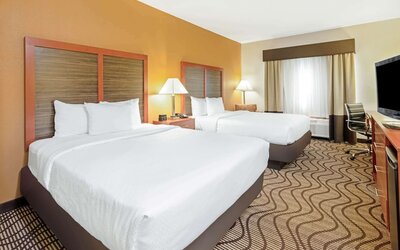 La Quinta Inn & Suites by Wyndham Midwest City - Tinker AFB