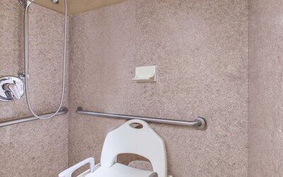 Hawthorn Suites by Wyndham Midwest City Tinker AFB