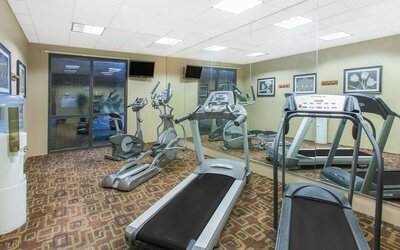 Hawthorn Suites by Wyndham Midwest City Tinker AFB
