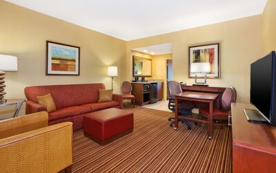 Embassy Suites by Hilton Norman Hotel & Conference Center
