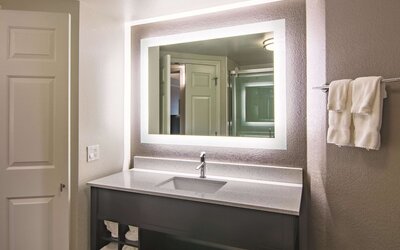 La Quinta Inn & Suites by Wyndham Oklahoma City Norman