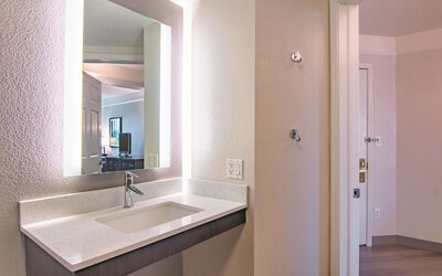 La Quinta Inn & Suites by Wyndham Oklahoma City Norman
