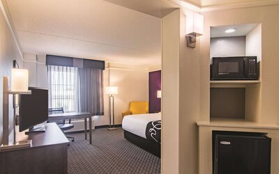 La Quinta Inn & Suites by Wyndham Oklahoma City Norman