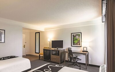 La Quinta Inn & Suites by Wyndham Oklahoma City Norman