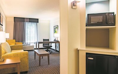 La Quinta Inn & Suites by Wyndham Oklahoma City Norman