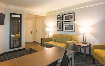 La Quinta Inn & Suites by Wyndham Oklahoma City Norman