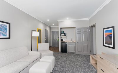 La Quinta Inn & Suites by Wyndham Oklahoma City - Moore