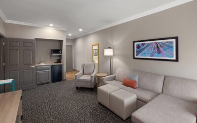 La Quinta Inn & Suites by Wyndham Oklahoma City - Moore