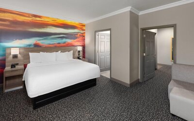 La Quinta Inn & Suites by Wyndham Oklahoma City - Moore
