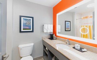 La Quinta Inn & Suites by Wyndham Oklahoma City - Moore