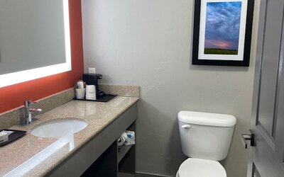 La Quinta Inn & Suites by Wyndham Oklahoma City - Moore