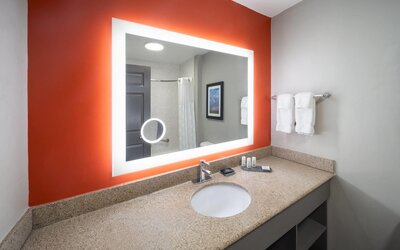 La Quinta Inn & Suites by Wyndham Oklahoma City - Moore