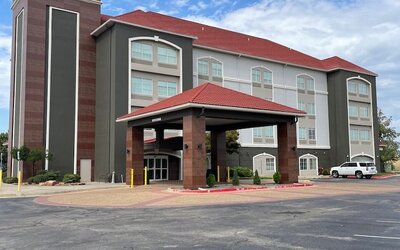 La Quinta Inn & Suites by Wyndham Oklahoma City - Moore