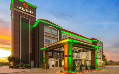 La Quinta Inn & Suites by Wyndham Oklahoma City - Moore