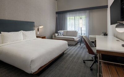 Courtyard By Marriott Olympia