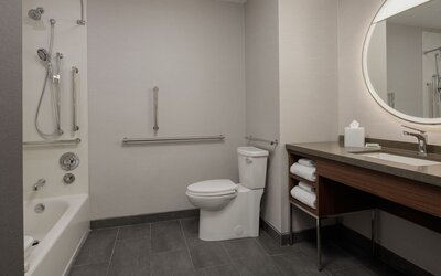 Courtyard By Marriott Olympia